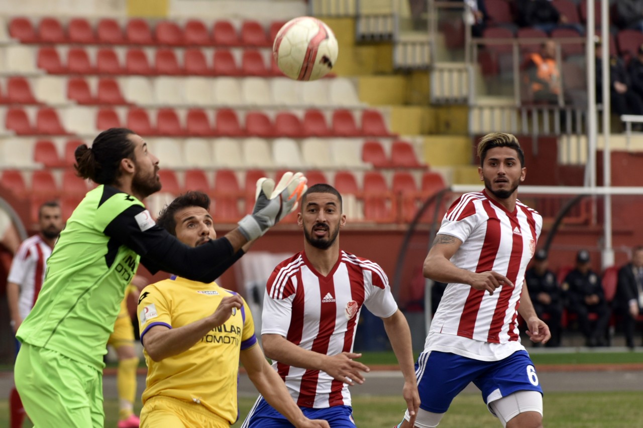 Gümüş, Eyüpspor'a acımadı: 2-0 25