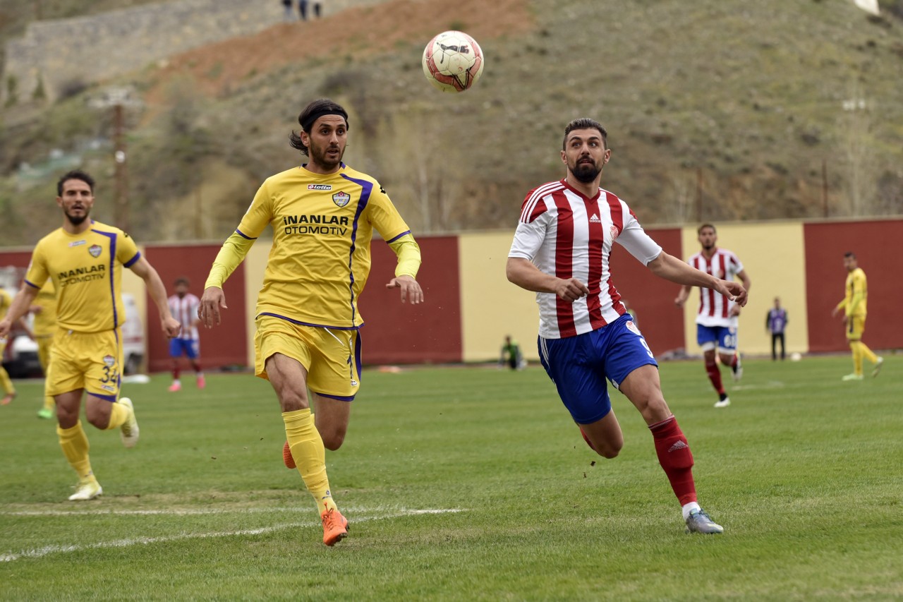 Gümüş, Eyüpspor'a acımadı: 2-0 26