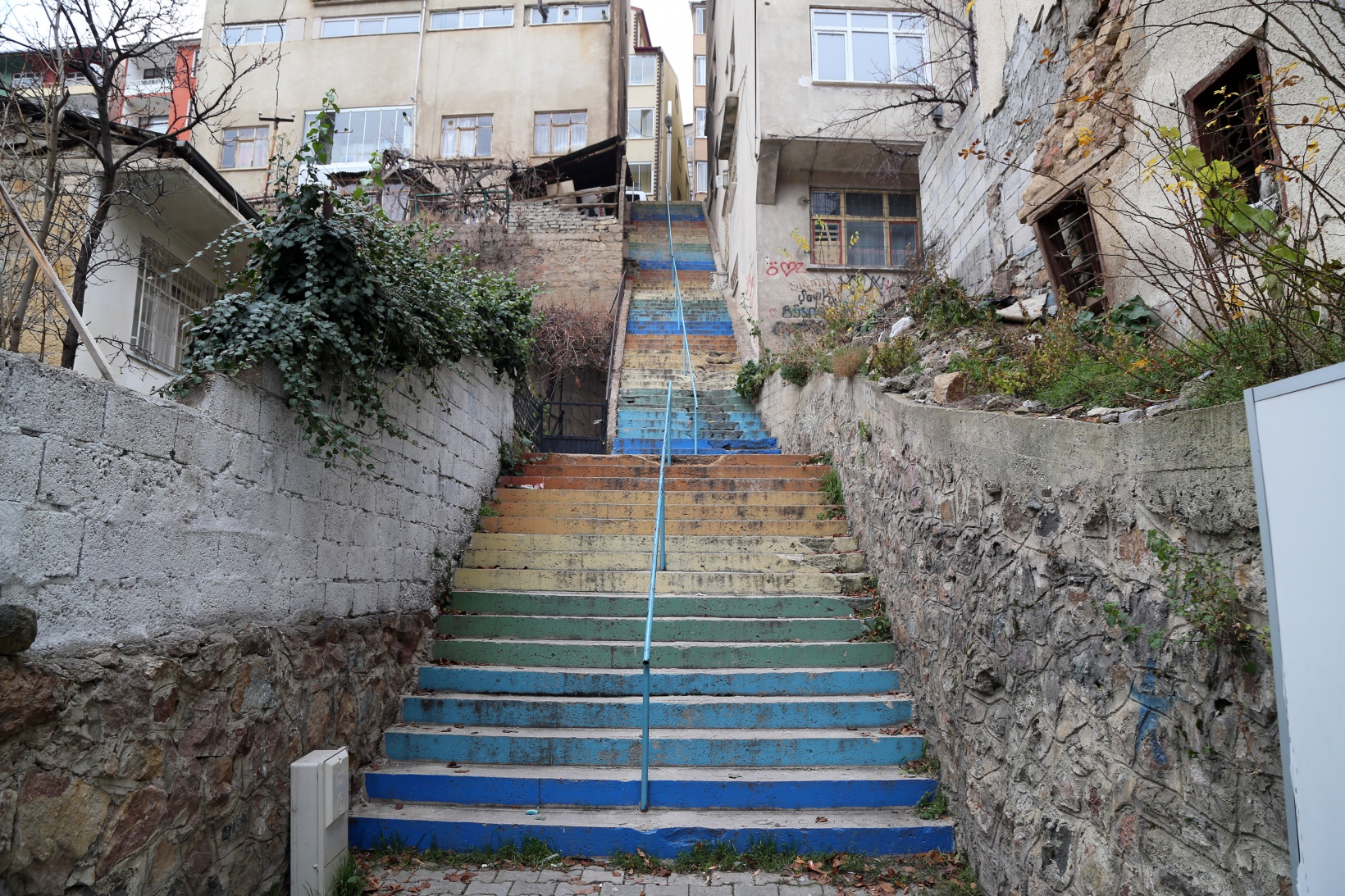 Gümüşhane’de yüzlerce basamaklık merdivenler şaşırtıyor 7