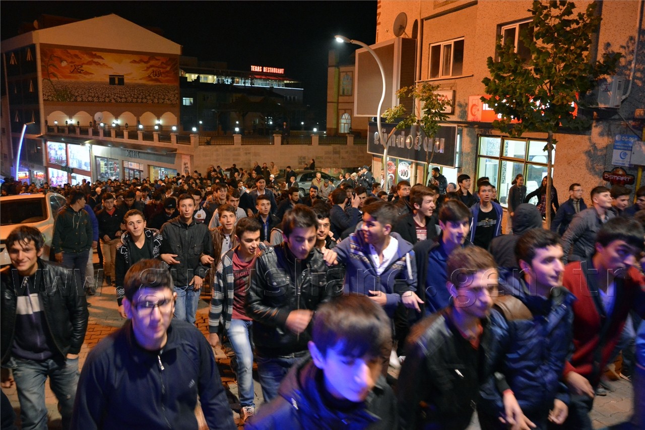 Gümüşhane’de 10 Bin Öğrenci Cumhuriyet İçin Yürüdü 7