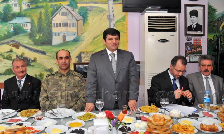 Gümüşhane Protokolü Muhtarlarla Toplandı 3