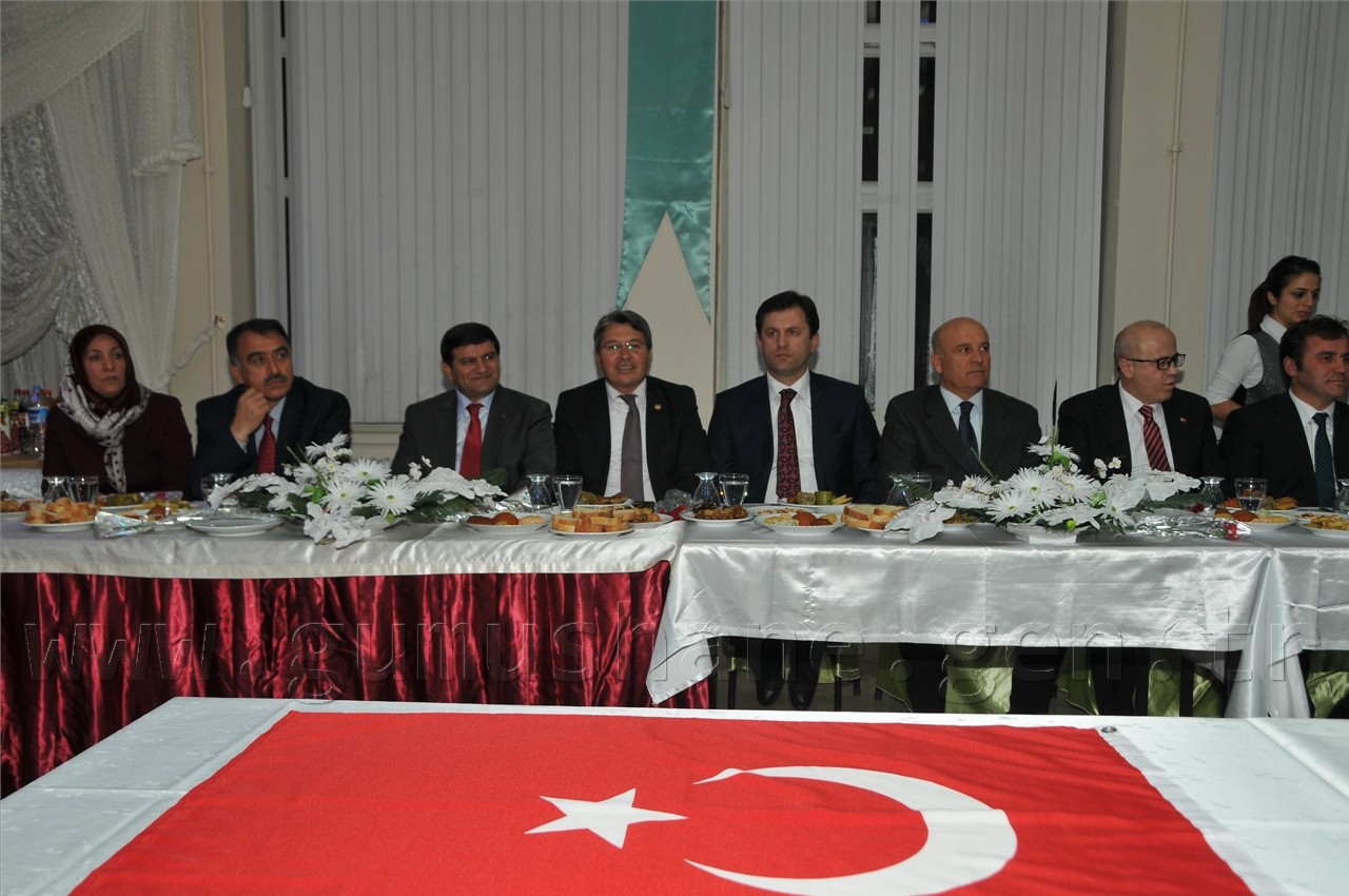 Gümüşhane'de Öğretmenler Günü Kutlaması 1