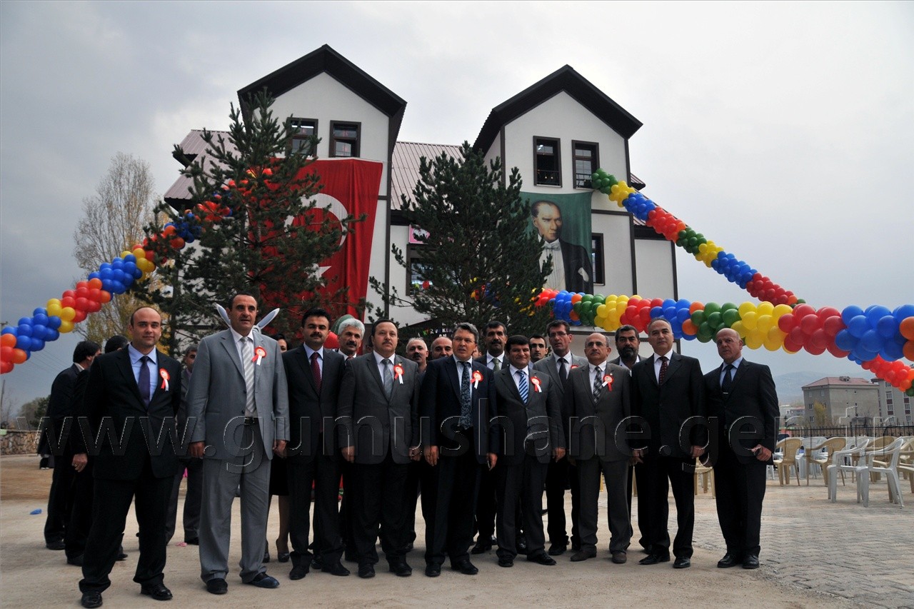 Kelkit'te Ülker ve Kemalettin Başar Anaokulu Hizmete Açıldı 11