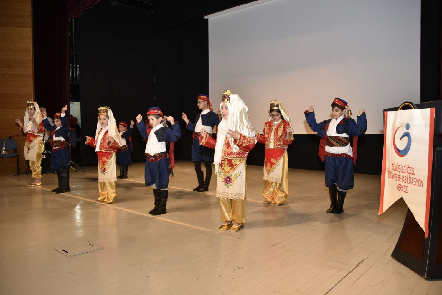 Gümüşhane’de özel öğrencilerden özel gösteri 65