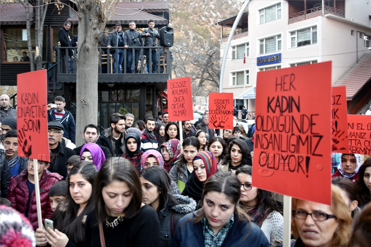 Gümüşhane’de Üniversite Öğrencileri Özgecan Ve Fırat İçin Yürüdü 10