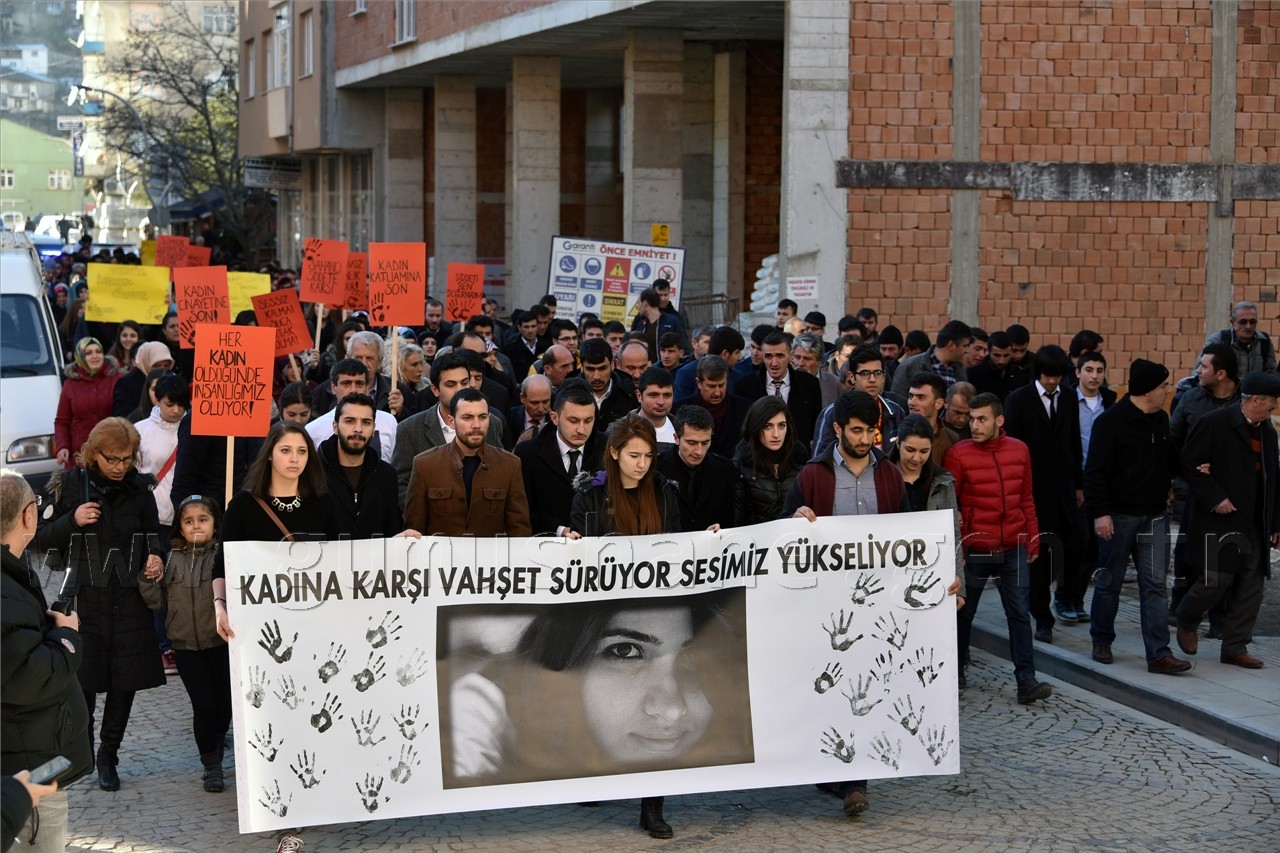 Gümüşhane’de Üniversite Öğrencileri Özgecan Ve Fırat İçin Yürüdü 3