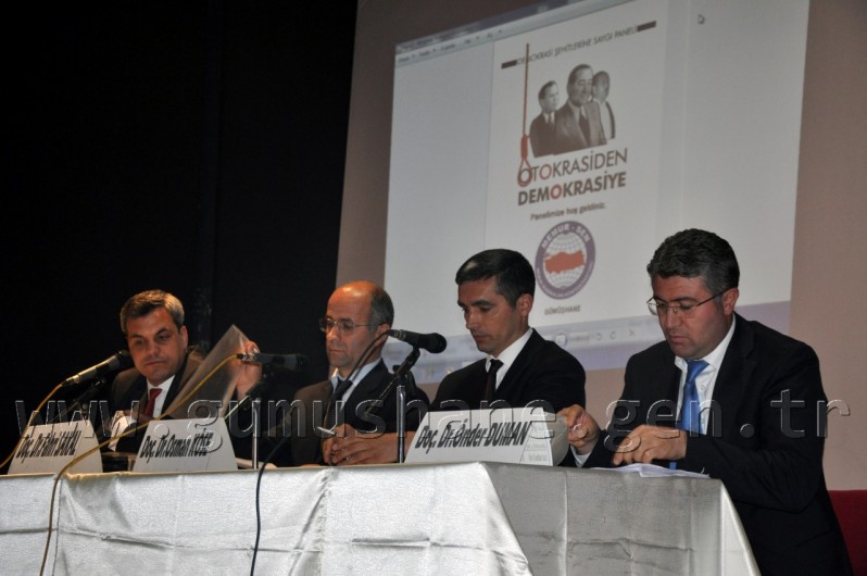 Demokrasi Şehitlerine Saygı Paneli Düzenlendi 6