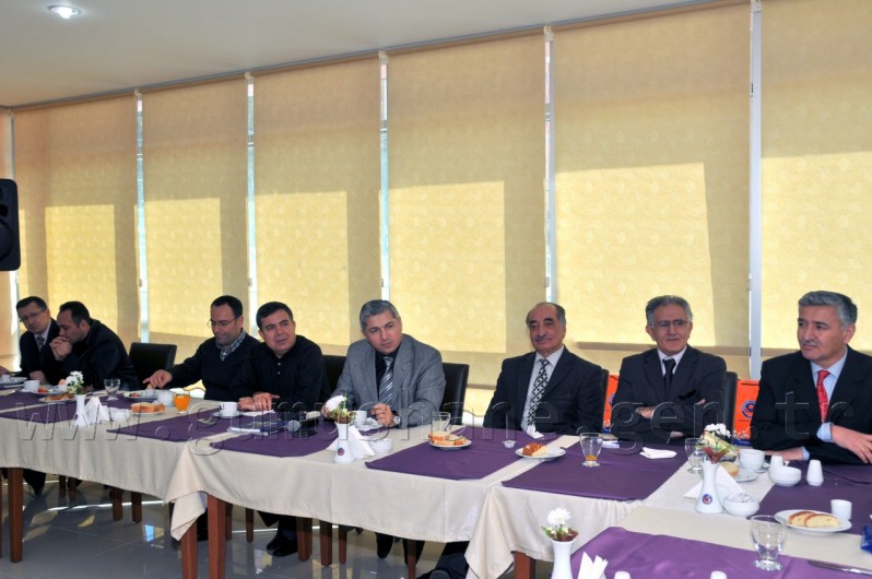 Rektör Günaydın, Gazeteci Ve Yazarlarla Bir Araya Geldi 3