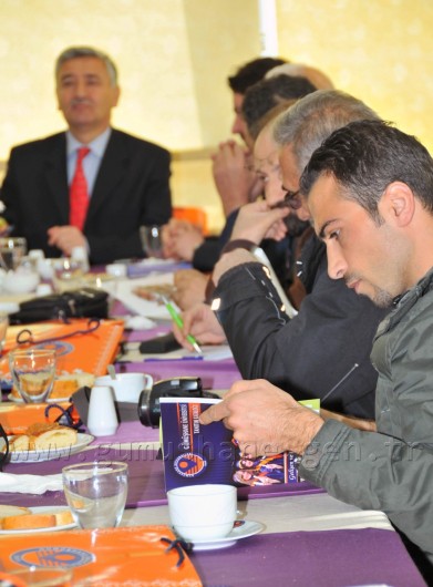 Rektör Günaydın, Gazeteci Ve Yazarlarla Bir Araya Geldi 5
