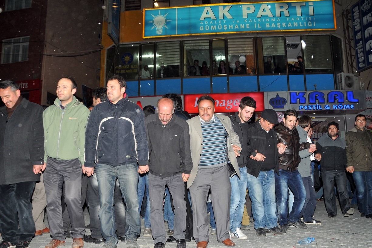 Gümüşhane'de Sevinç Gösterileri 3