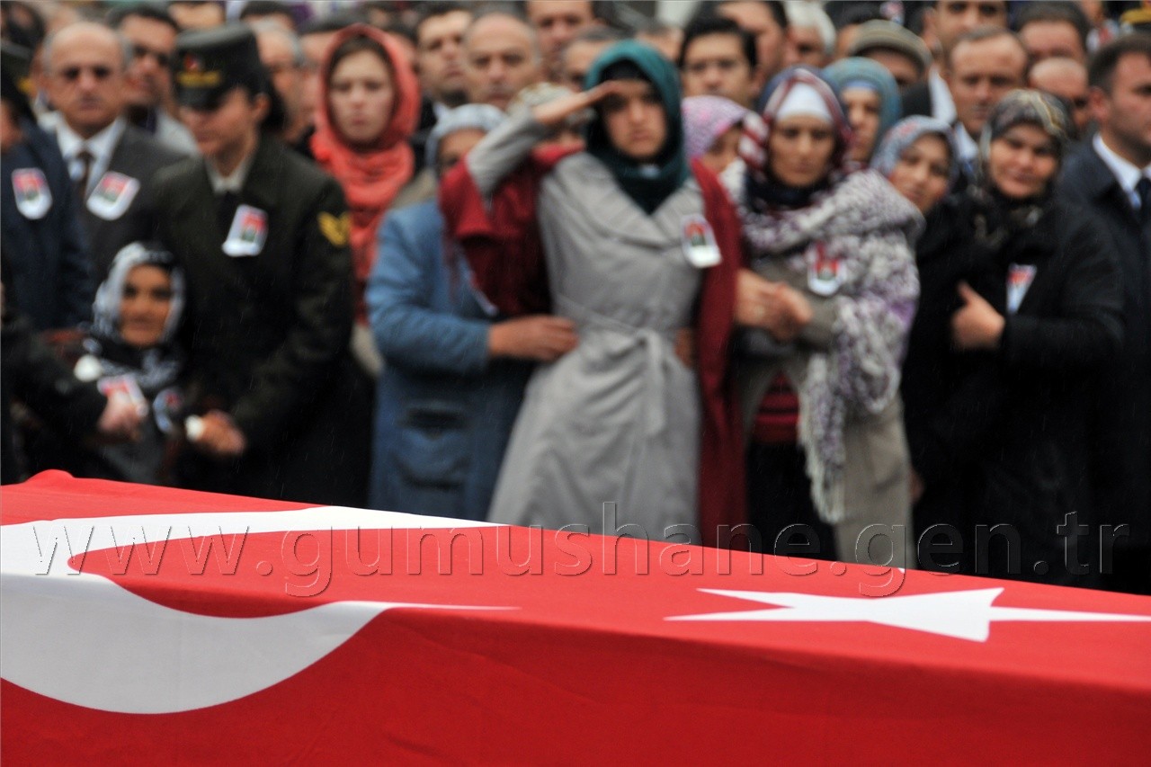 Şehidimizi Binler Uğurladı... 3
