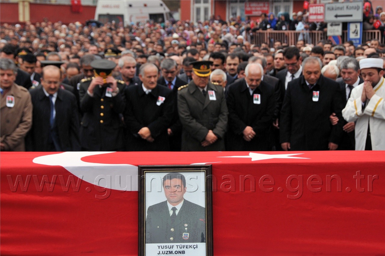 Şehidimizi Binler Uğurladı... 15