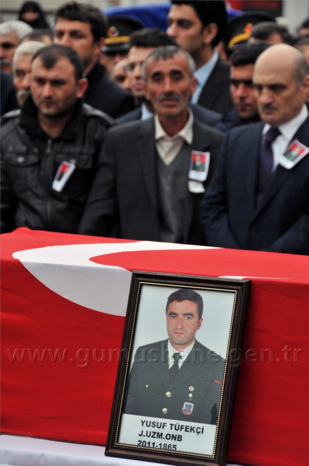 Şehidimizi Binler Uğurladı... 16