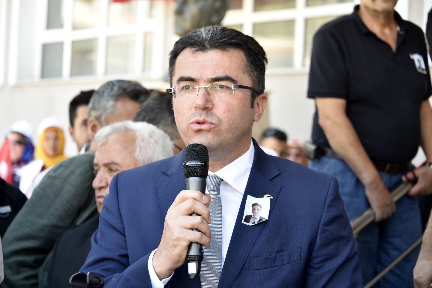 Şehit öğretmenimiz son yolculuğuna uğurlandı 11