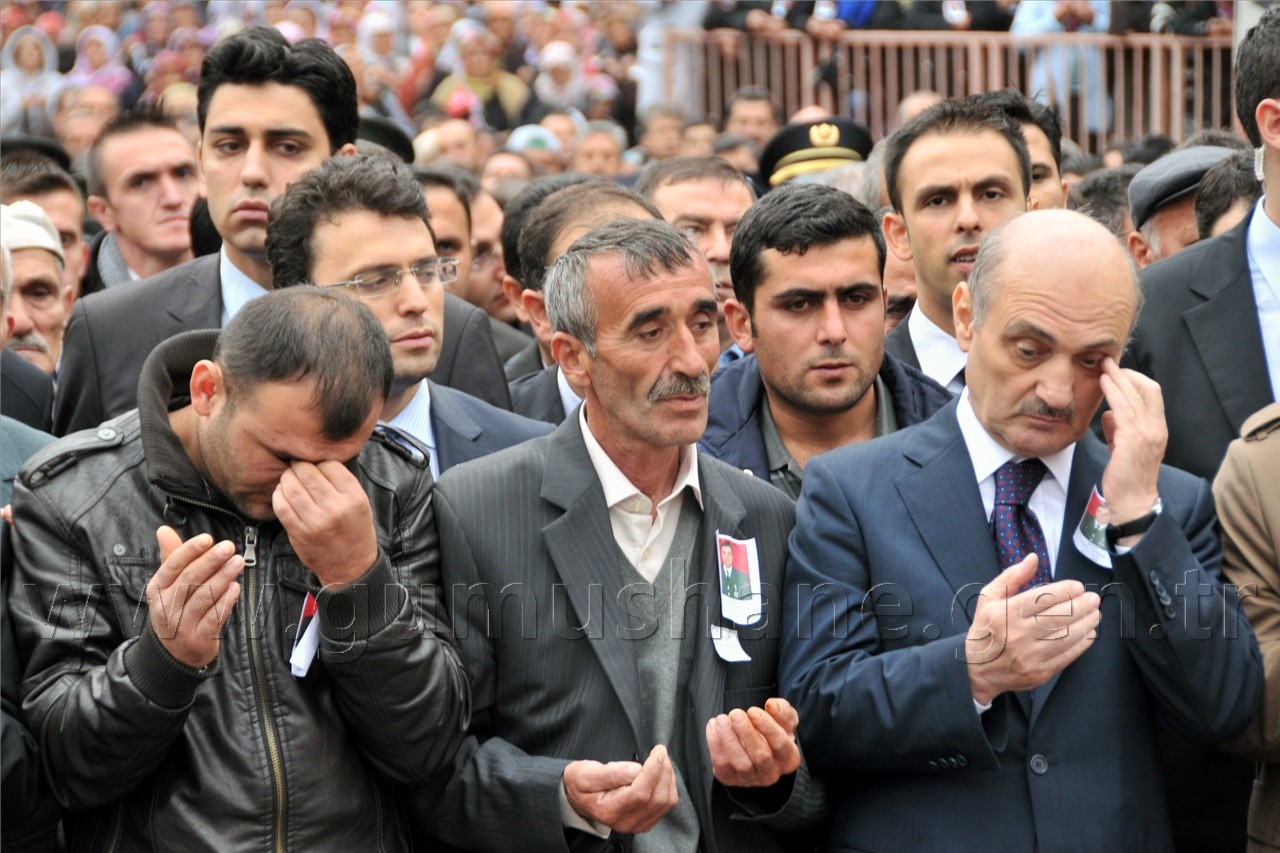 Şehidimizi Binler Uğurladı... 20