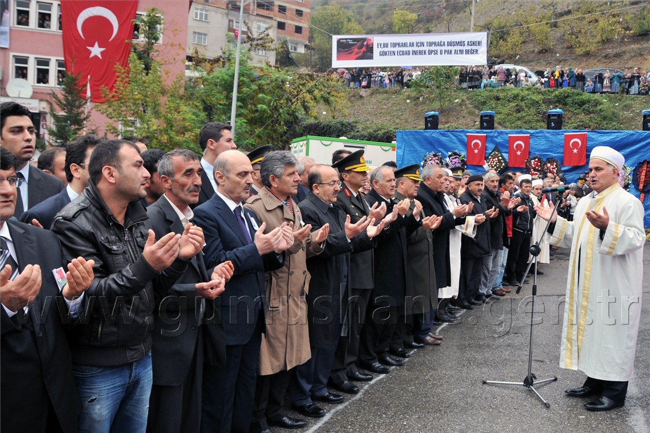 Şehidimizi Binler Uğurladı... 21