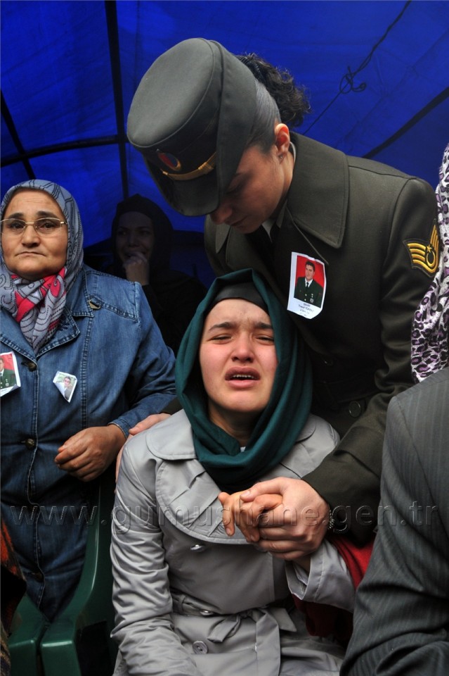 Şehidimizi Binler Uğurladı... 4