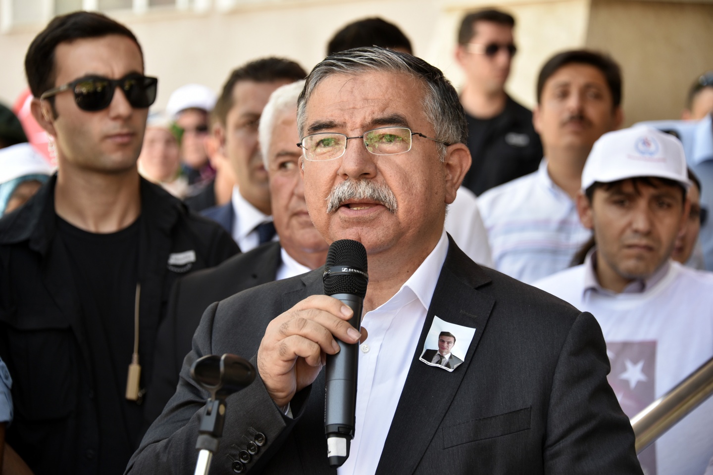 Şehit öğretmenimiz son yolculuğuna uğurlandı 17