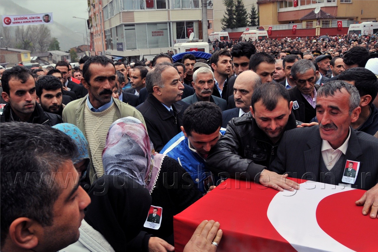 Şehidimizi Binler Uğurladı... 26