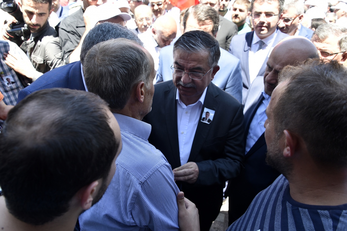 Şehit öğretmenimiz son yolculuğuna uğurlandı 23