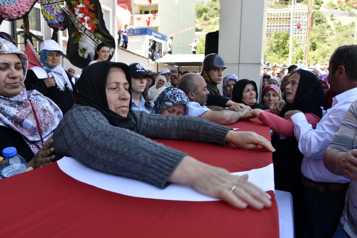 Şehit öğretmenimiz son yolculuğuna uğurlandı 29