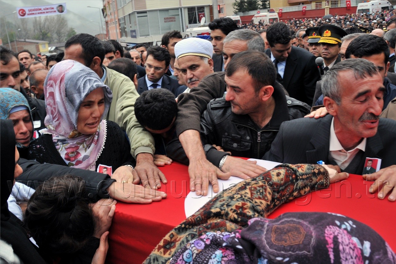 Şehidimizi Binler Uğurladı... 27