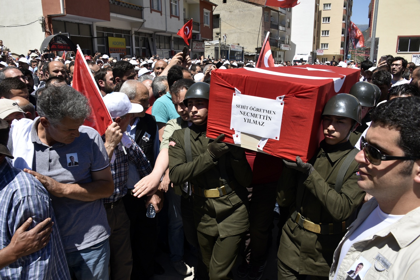 Şehit öğretmenimiz son yolculuğuna uğurlandı 28