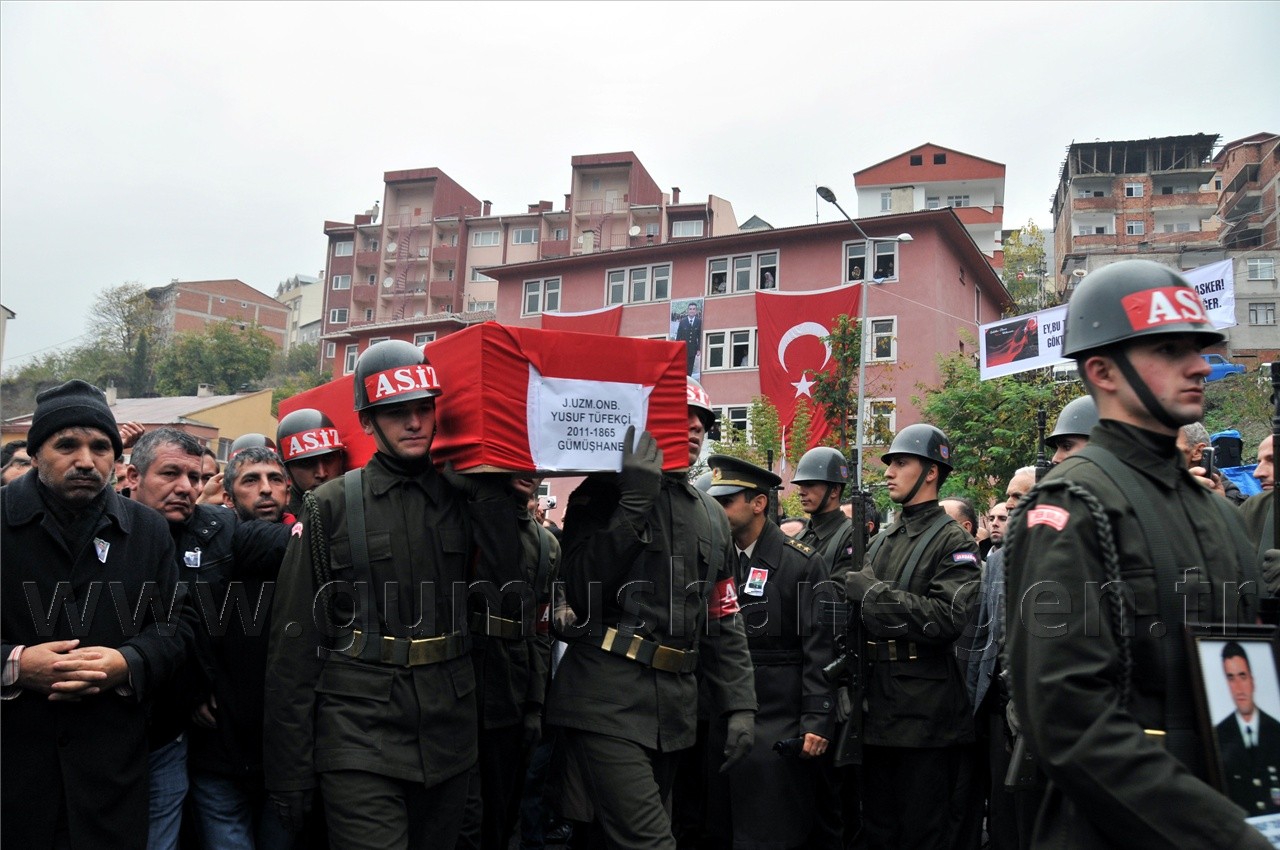 Şehidimizi Binler Uğurladı... 30