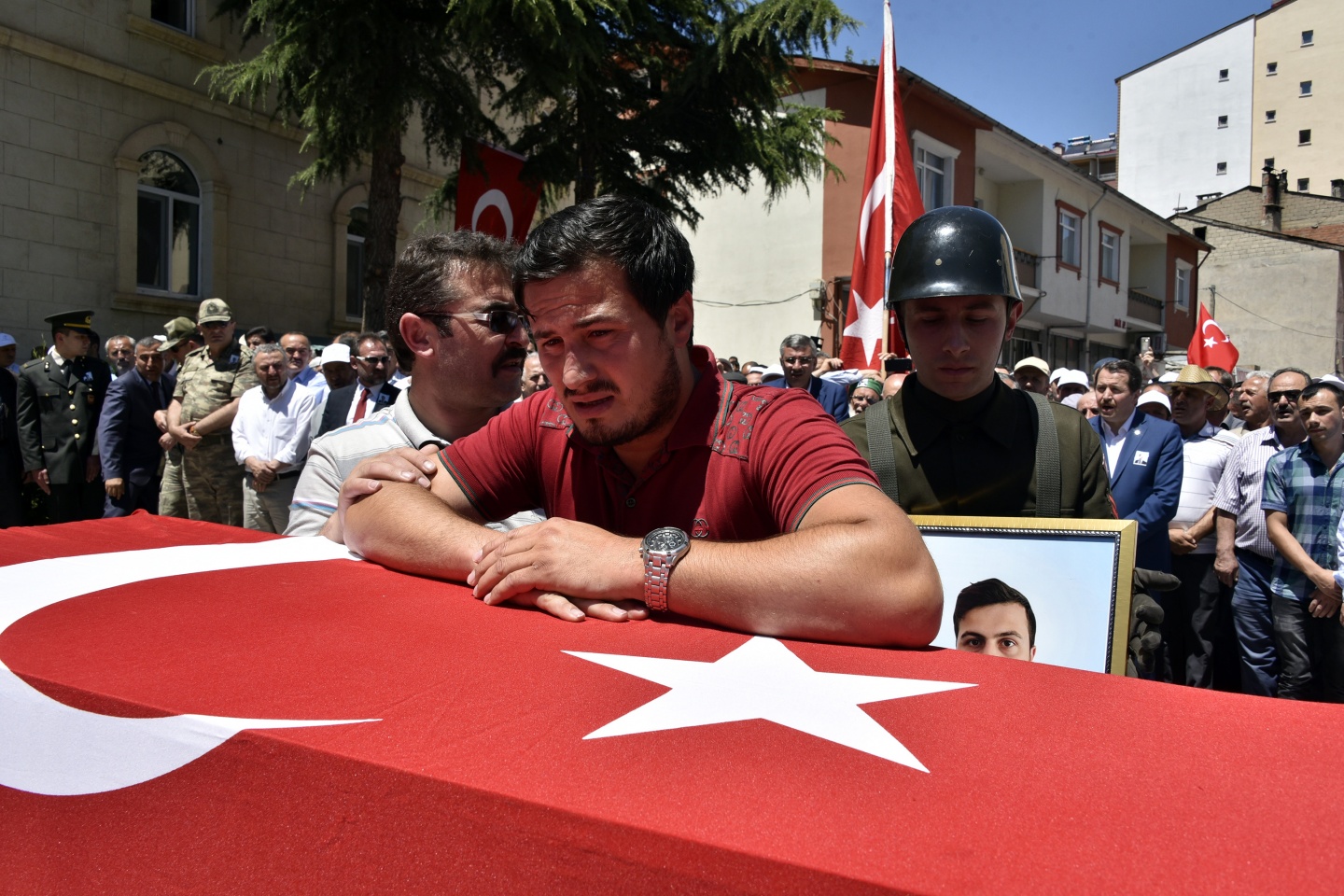 Şehit öğretmenimiz son yolculuğuna uğurlandı 30