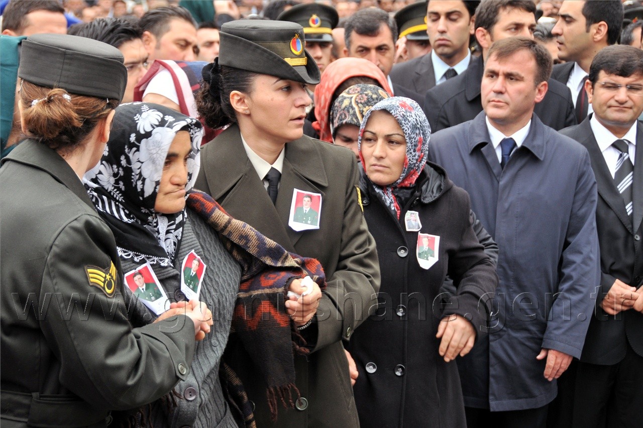 Şehidimizi Binler Uğurladı... 8