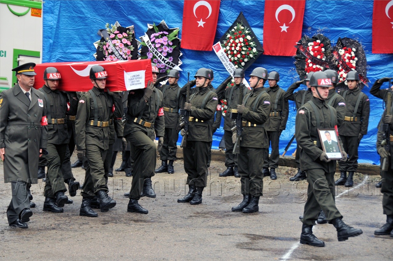 Şehidimizi Binler Uğurladı... 10