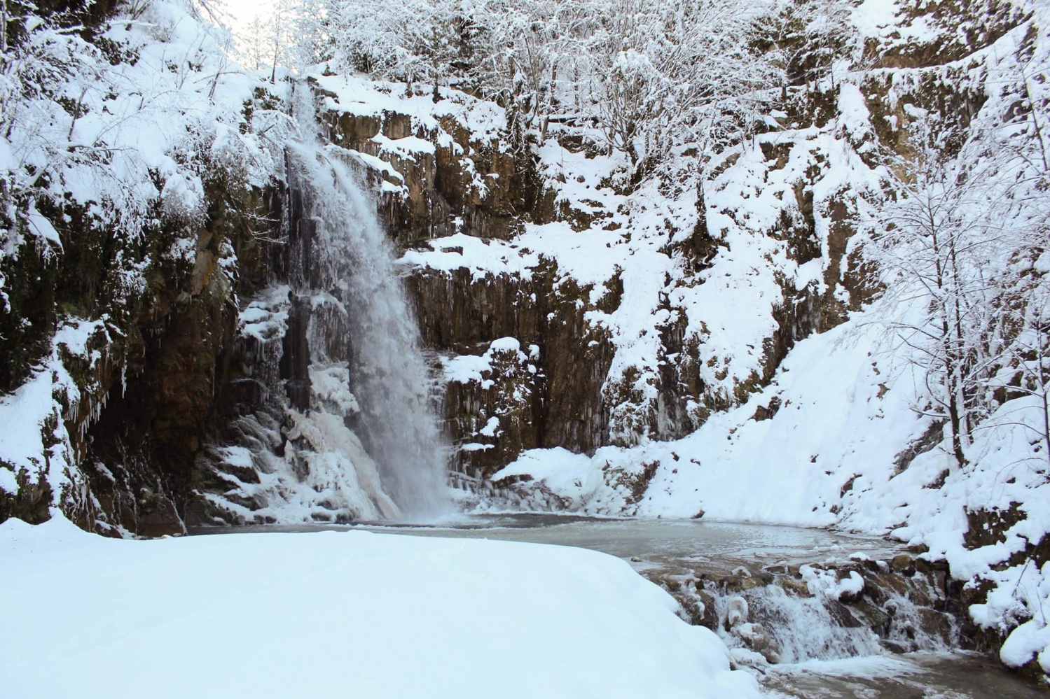 Çağlayandibi Şelalesi buz tuttu 2