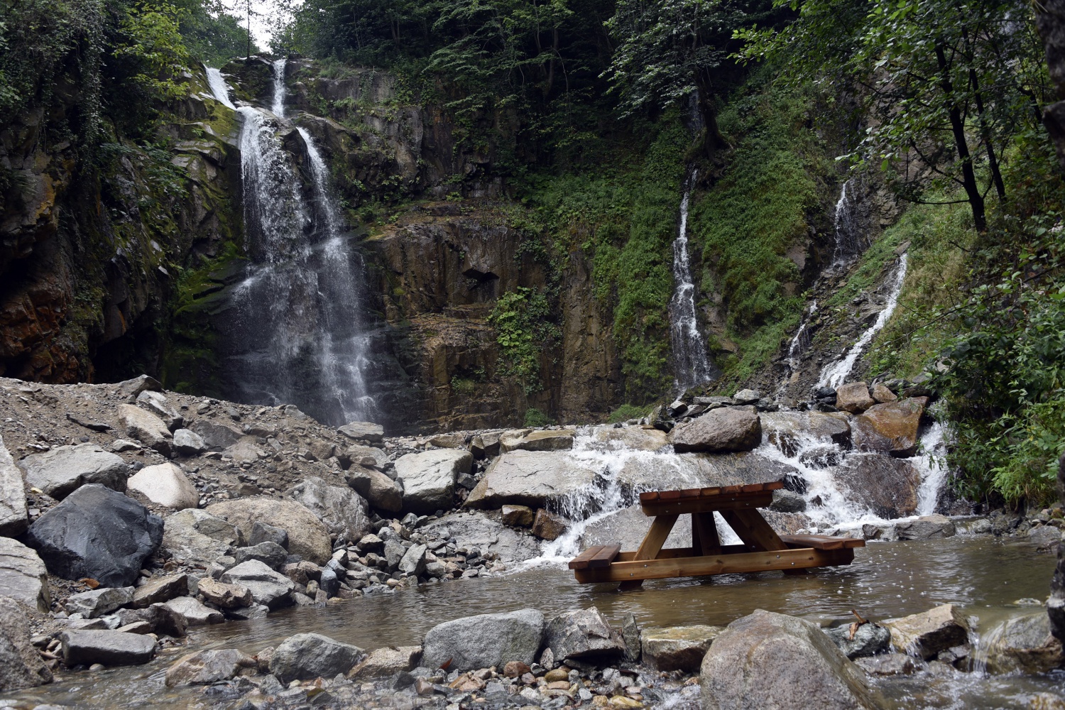 Çağlayandibi Şelalesi ilgi çekiyor 13