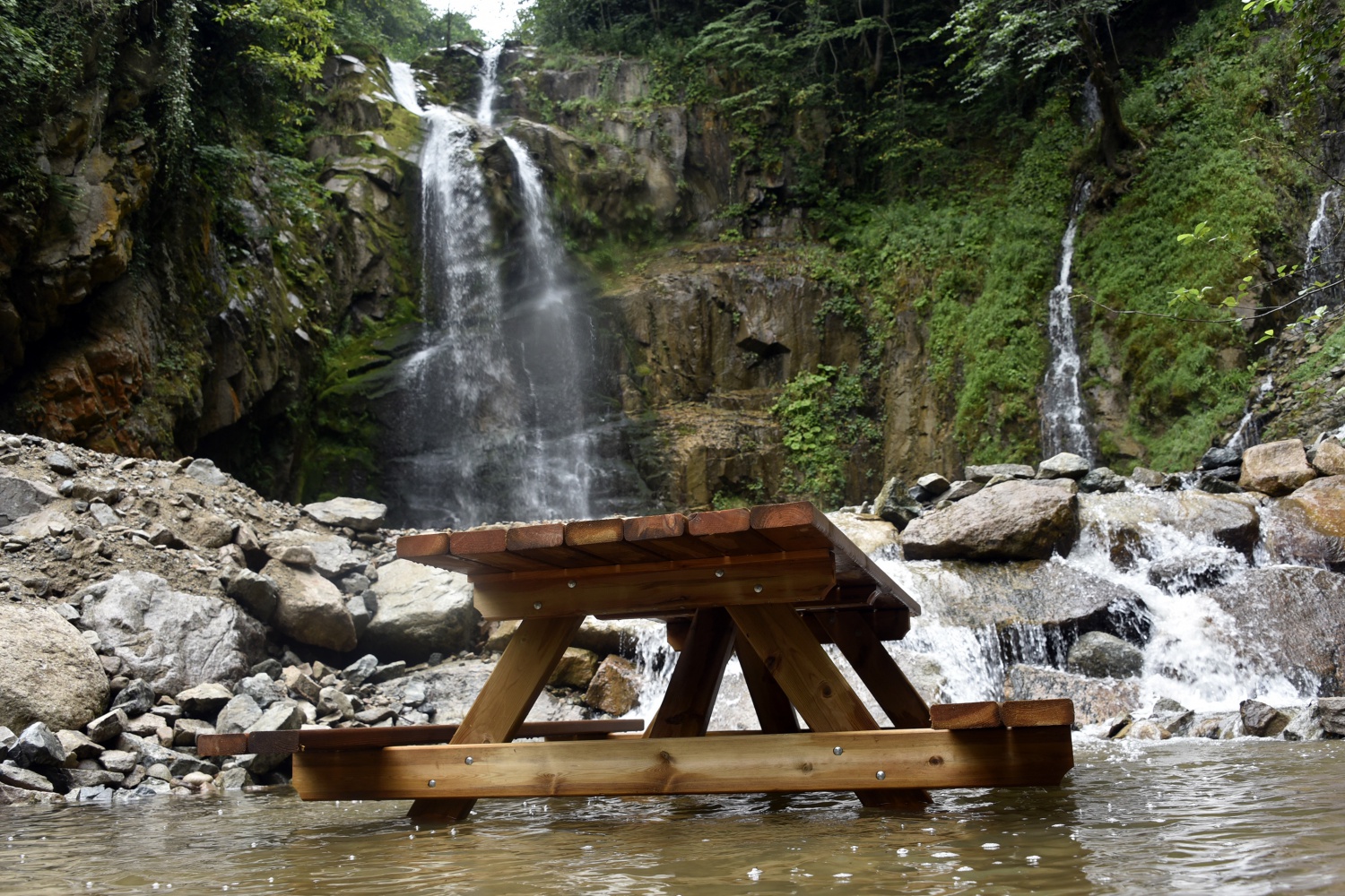 Çağlayandibi Şelalesi ilgi çekiyor 10