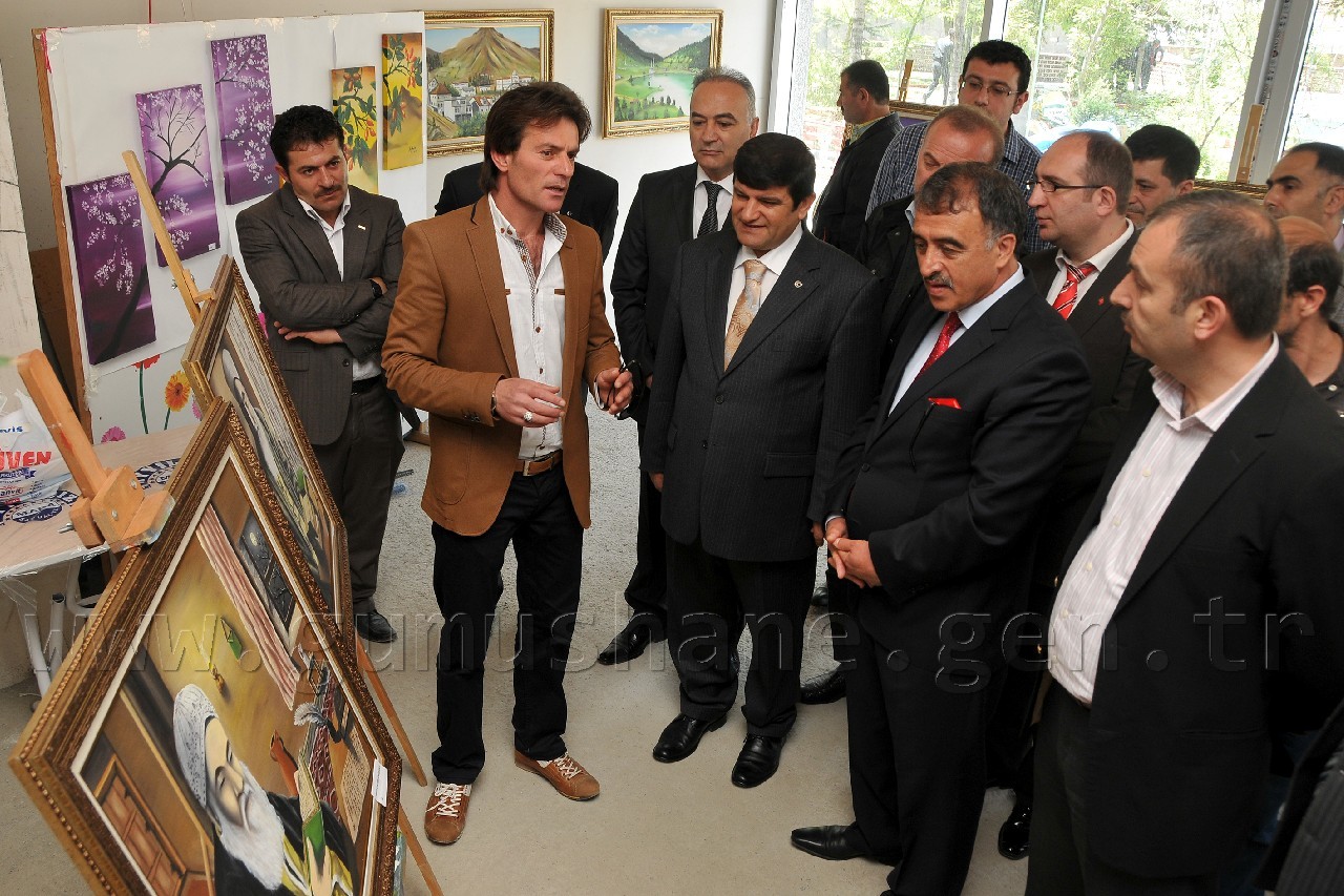 Kahveciydi Üçüncü Kişisel Resim Sergisini Açtı 1