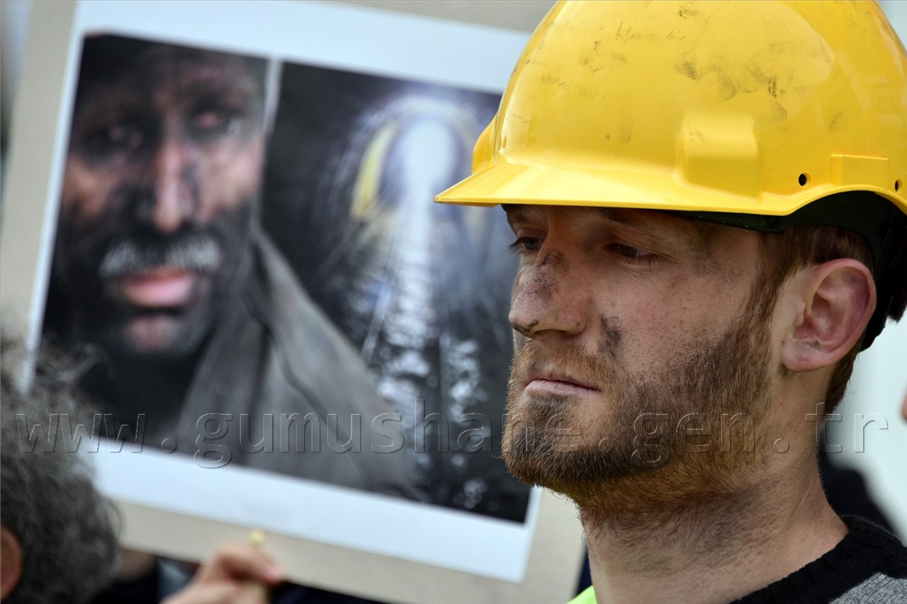 Gümüşhane’de Üniversite Öğrencileri Soma Maden Şehitlerini Andı 10