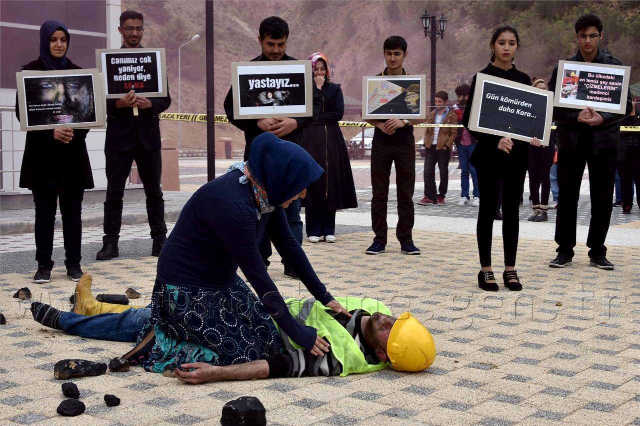 Gümüşhane’de Üniversite Öğrencileri Soma Maden Şehitlerini Andı 6