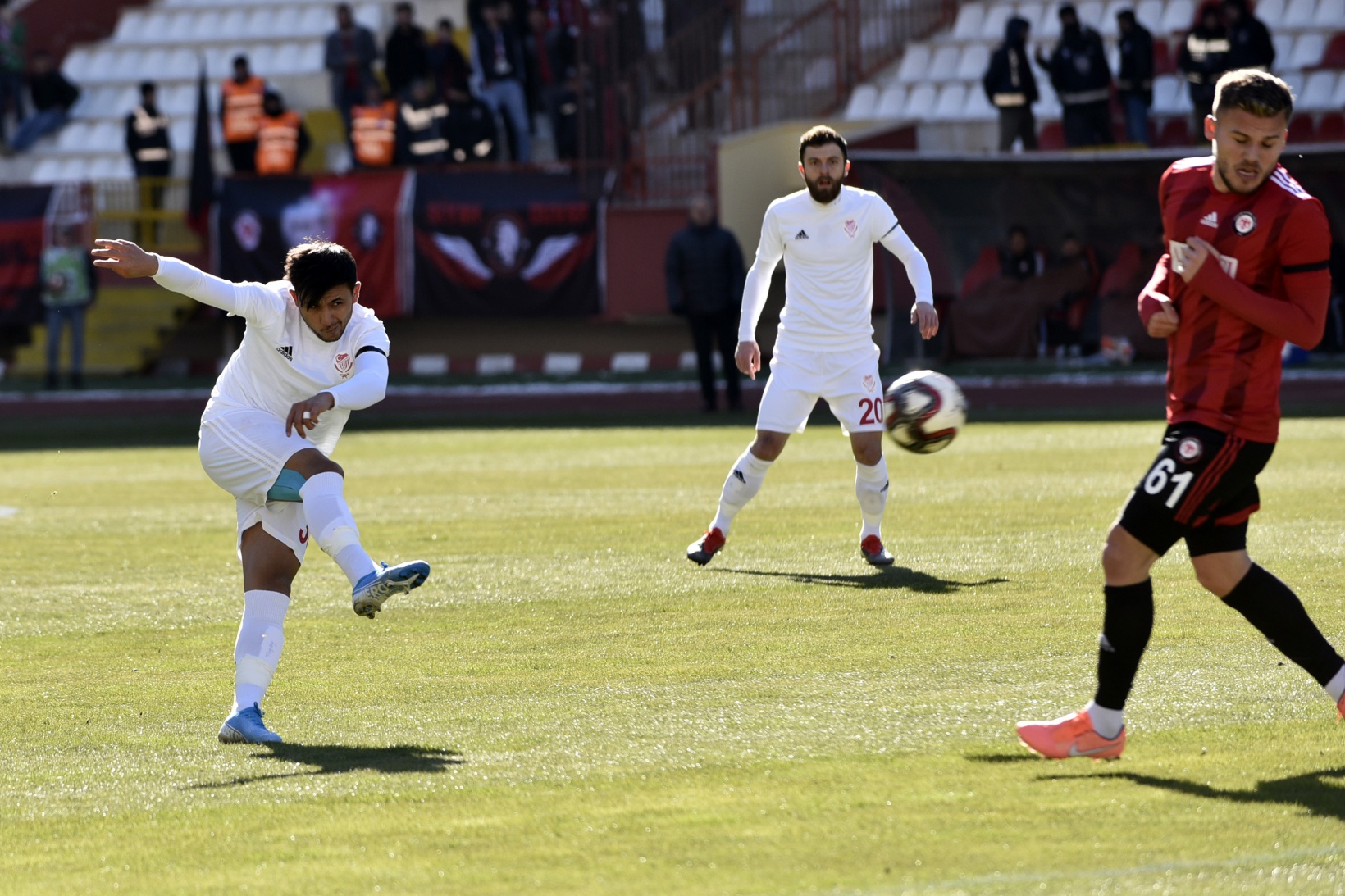 Gümüş perişan: 1-4 12