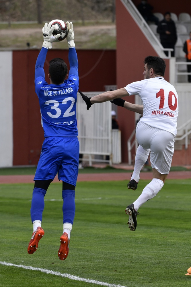 Gümüş'ün galibiyet orucu sona erdi: 1-0 64