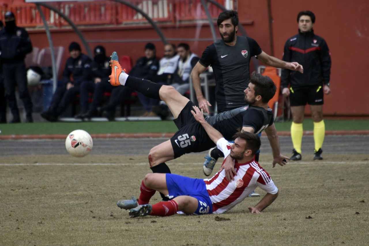 Gümüş iyi başlamadı: 2-4 29