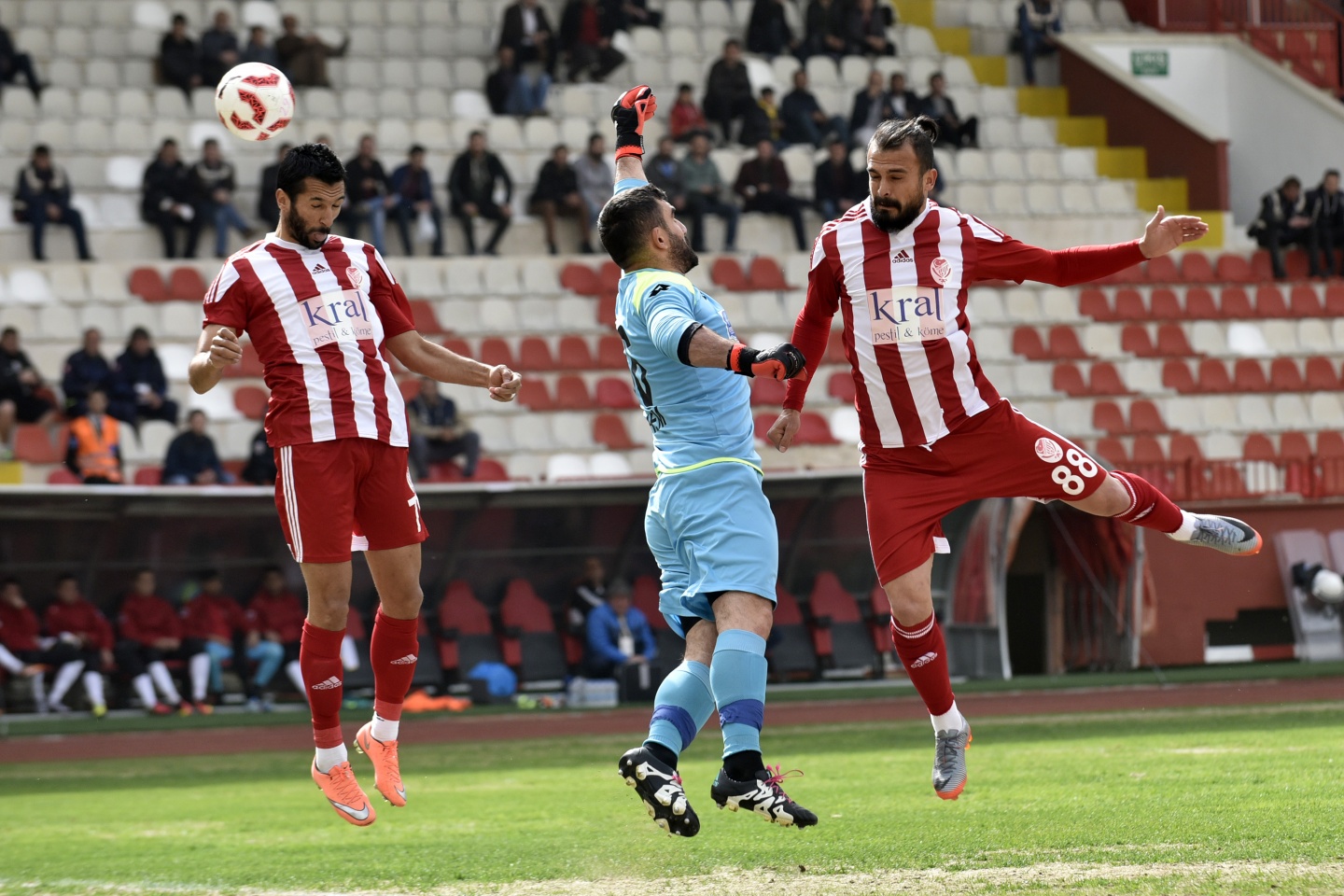 Gümüş'ten play-off rakiplerine gözdağı: 3-0 15