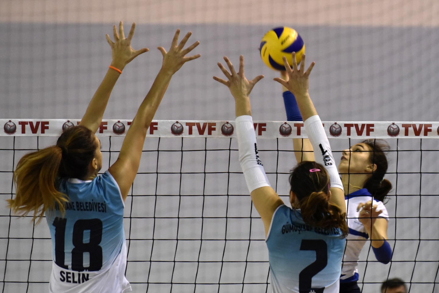 Gümüş Kızlar'dan süper galibiyet: 3-1 33