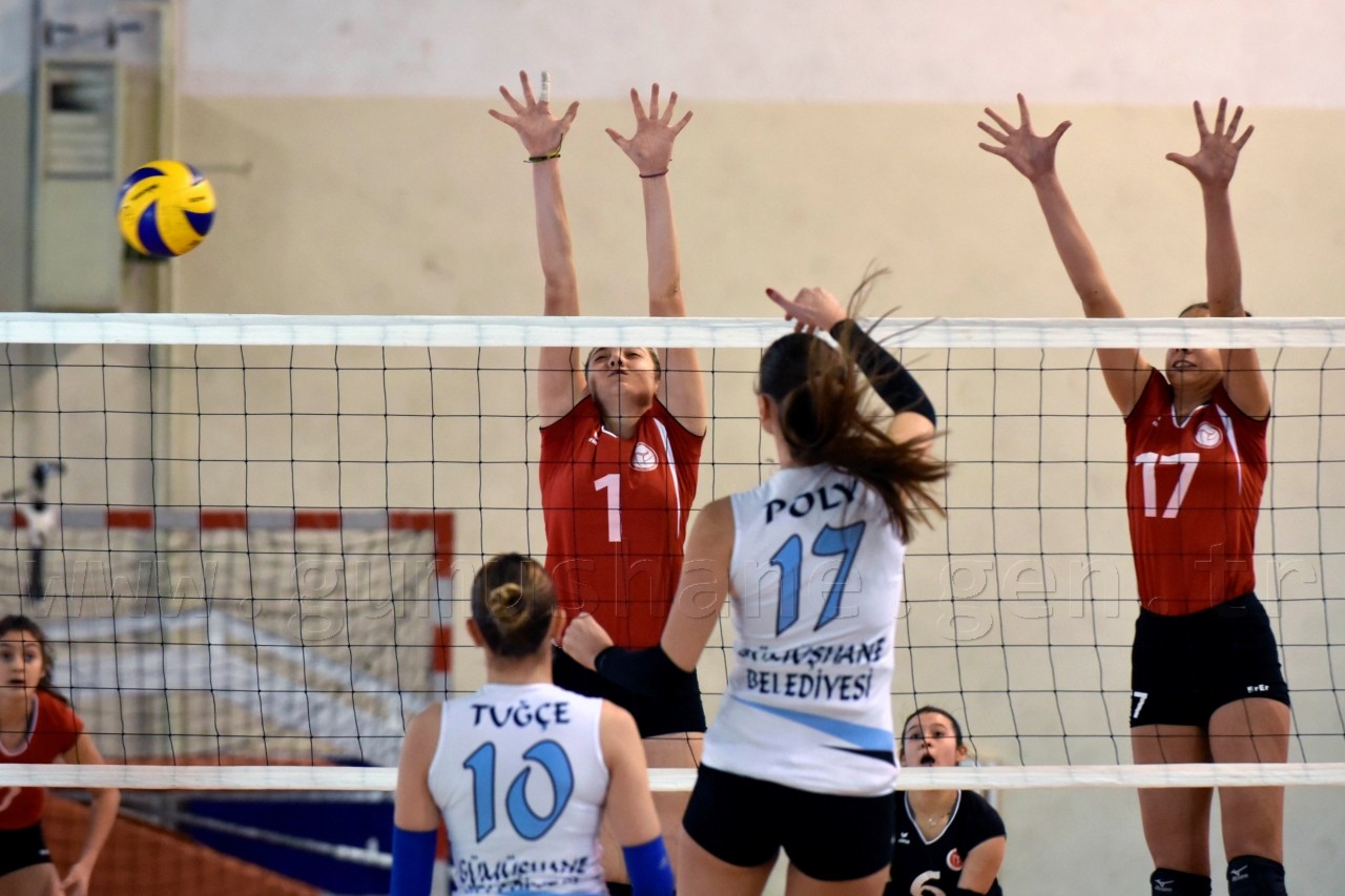 Gümüş Kızlar’dan net galibiyet: 3-0 35