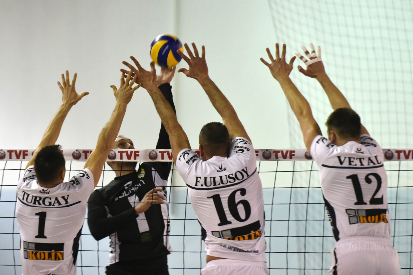 Torul ligi lider bitirdi: 3-0 21