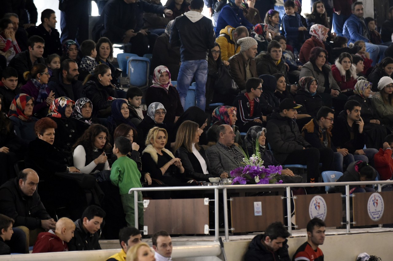 Gümüş Kızlar iyi başladı: 3-1 51