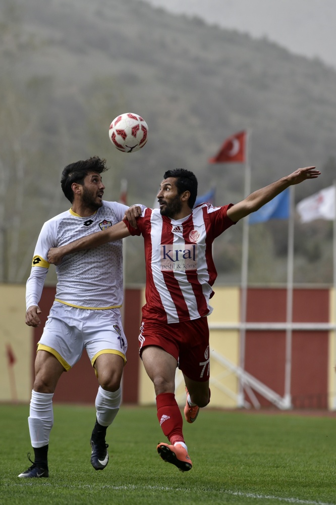 Gümüş'ten play-off rakiplerine gözdağı: 3-0 42
