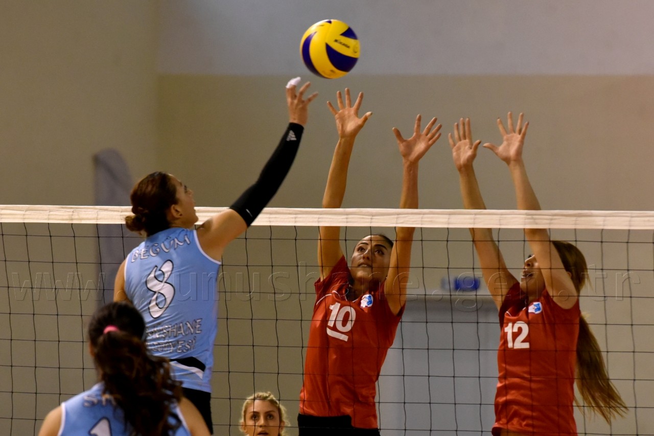 Gümüş Kızlar net KAZAN'dı: 3-0 4