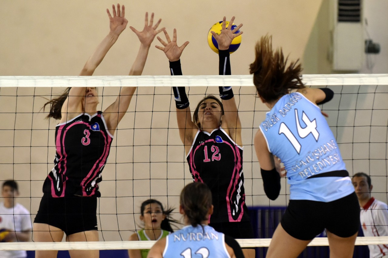 Gümüş Kızlar iyi başladı: 3-1 52