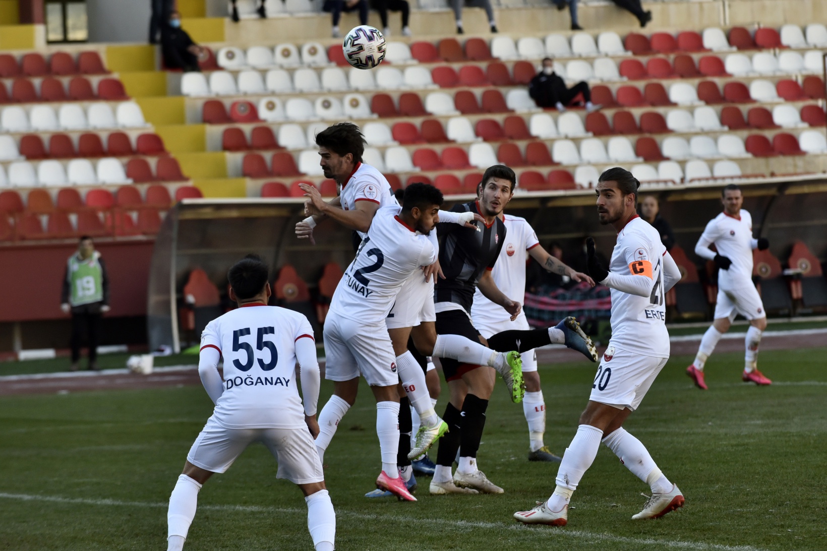 Gümüş kötü gidişe dur diyemiyor:2-3 8