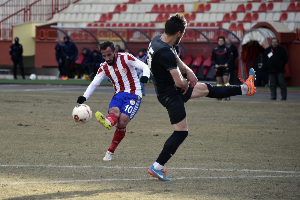 Gümüş iyi başlamadı: 2-4 33